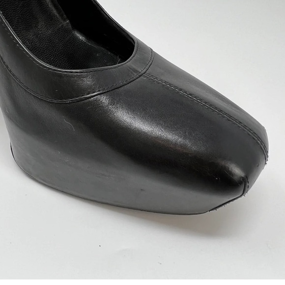 Balenciaga black leather pristine condition. Soles have been rubbers - Picture 11 of 16